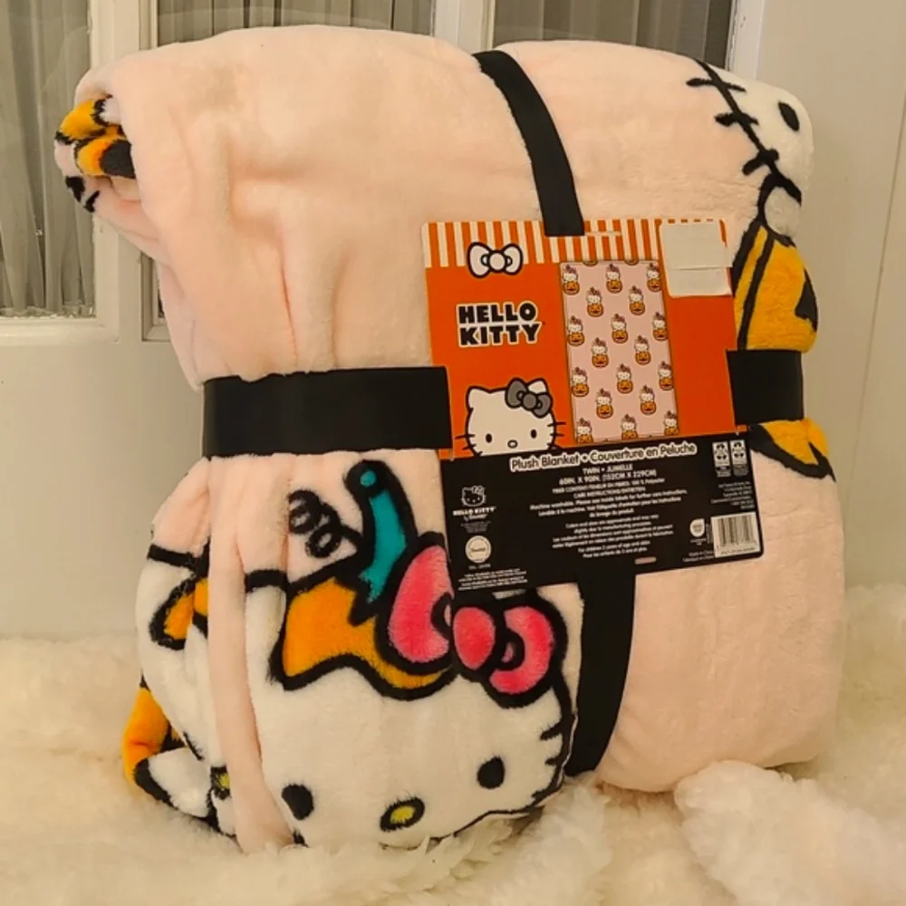 Hello Kitty Blanket 🍬 🎃